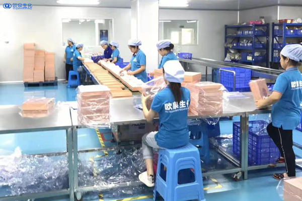 頭發干枯毛躁應該如何護理-歐泉生化