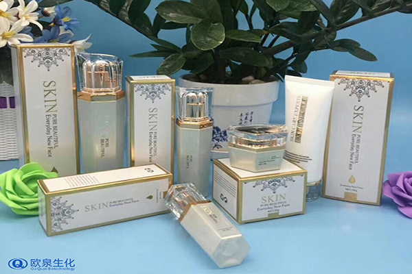 化妝品廠家：BB霜與CC霜哪個(gè)好？